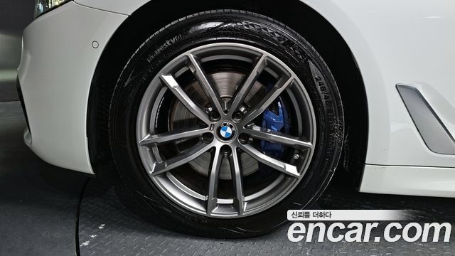 BMW 5-Series 530i xDrive M Sport Package Plus