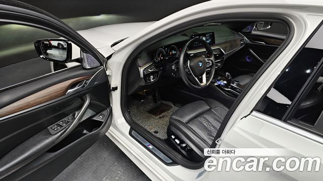 BMW 5-Series 530i xDrive M Sport Package Plus