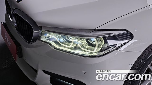 BMW 5-Series 530i xDrive M Sport Package Plus