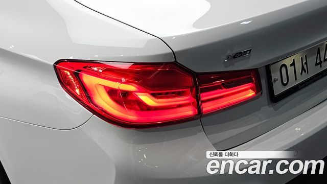 BMW 5-Series 530i xDrive M Sport Package Plus