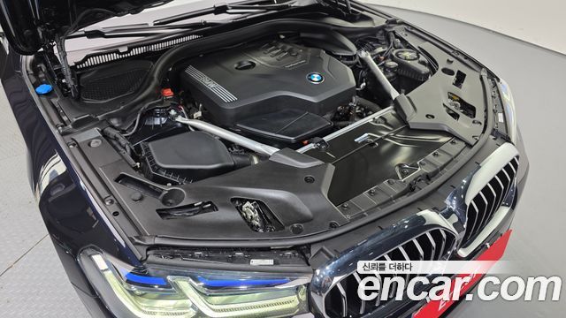 BMW 5-Series 530i xDrive M Sport Package