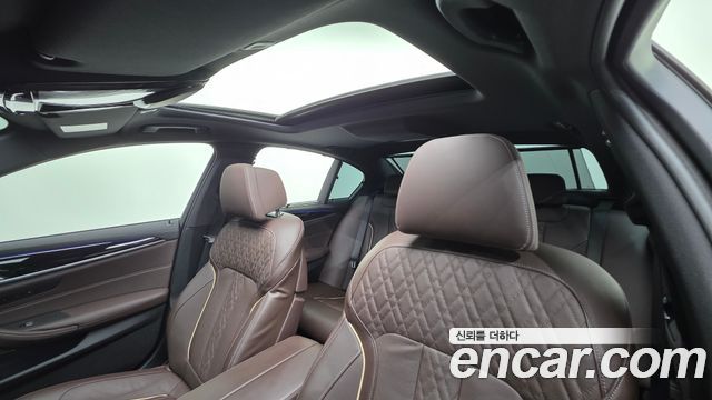 BMW 5-Series 530i xDrive M Sport Package