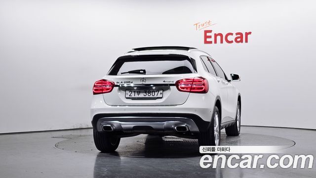 Mercedes-Benz GLA-Class GLA200 d