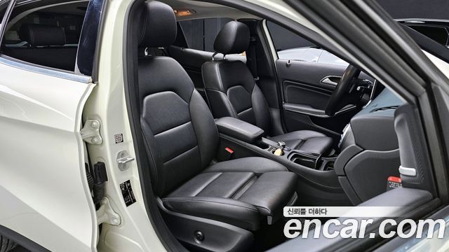 Mercedes-Benz GLA-Class GLA200 d