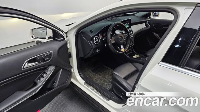 Mercedes-Benz GLA-Class GLA200 d