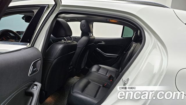 Mercedes-Benz GLA-Class GLA200 d