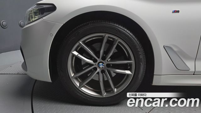 BMW 5-Series 520d xDrive M Sport Package