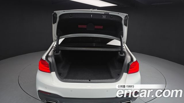 BMW 5-Series 520d xDrive M Sport Package