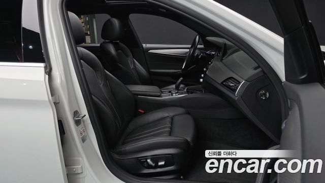 BMW 5-Series 520d xDrive M Sport Package