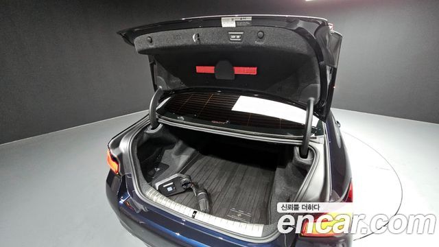 BMW 5-Series 530i xDrive M Sport Package