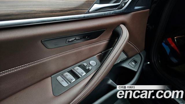BMW 5-Series 530i xDrive M Sport Package