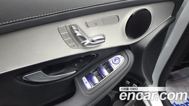 Mercedes-Benz GLC-Class GLC300e 4MATIC