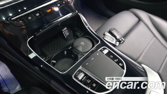 Mercedes-Benz GLC-Class GLC300e 4MATIC