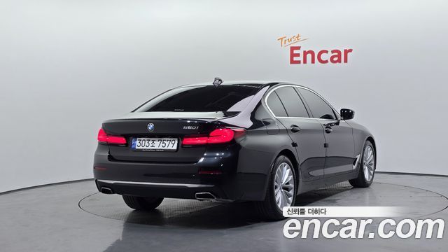 BMW 5-Series 520i Luxury