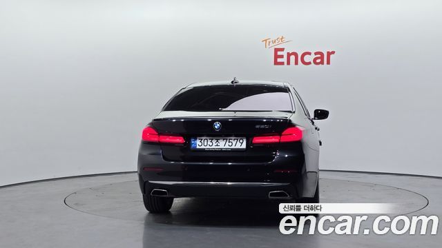 BMW 5-Series 520i Luxury