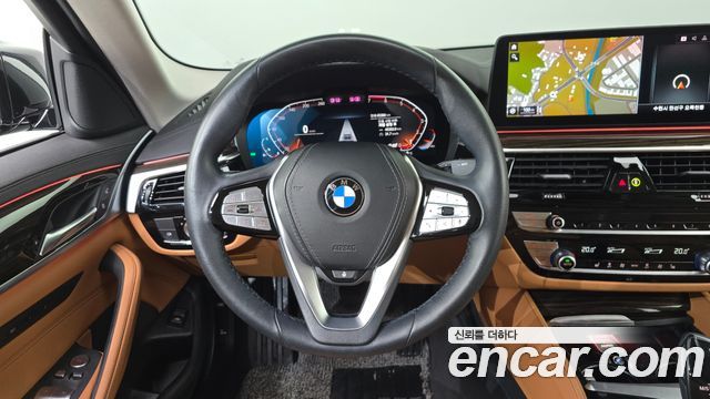 BMW 5-Series 520i Luxury
