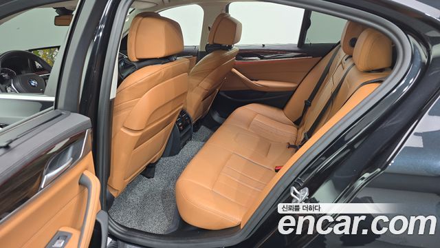 BMW 5-Series 520i Luxury
