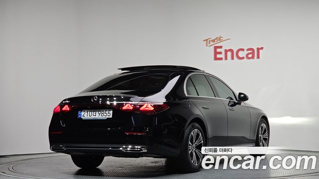 Mercedes-Benz E-Class E200 Avantgarde