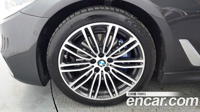 BMW 5-Series 530i xDrive M Sport Package Plus