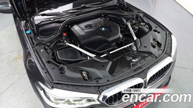 BMW 5-Series 530i xDrive M Sport Package Plus