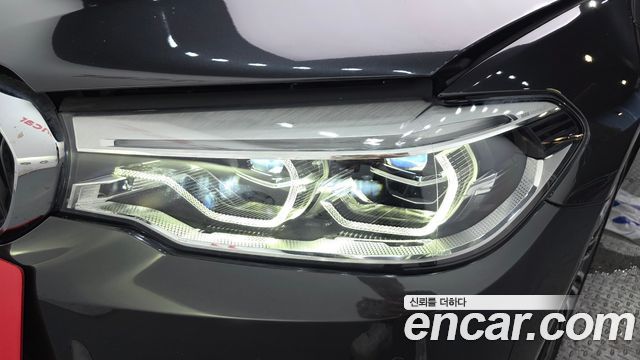 BMW 5-Series 530i xDrive M Sport Package Plus