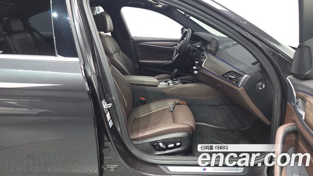 BMW 5-Series 530i xDrive M Sport Package Plus
