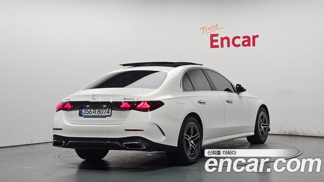 Mercedes-Benz E-Class E300 4MATIC AMG Line