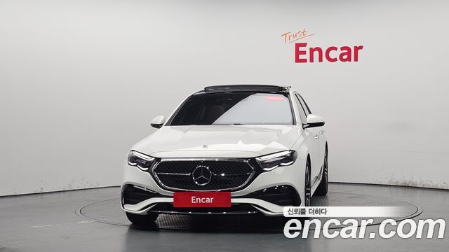 Mercedes-Benz E-Class E300 4MATIC AMG Line