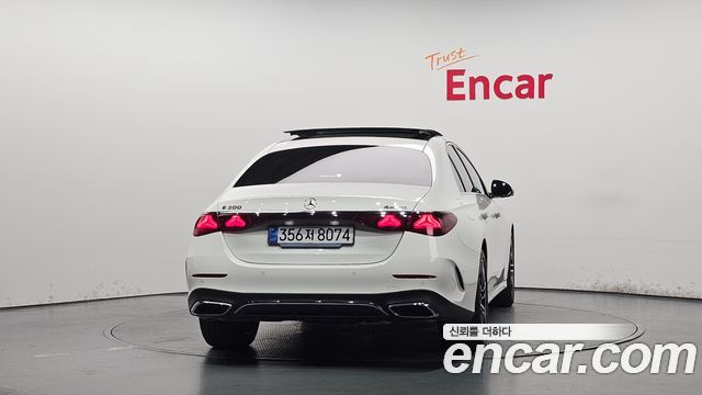 Mercedes-Benz E-Class E300 4MATIC AMG Line