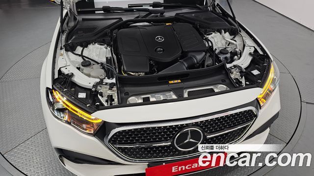 Mercedes-Benz E-Class E300 4MATIC AMG Line