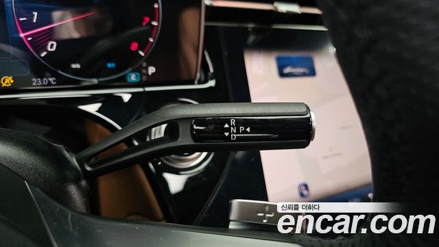 Mercedes-Benz E-Class E300 4MATIC AMG Line