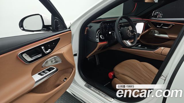 Mercedes-Benz E-Class E300 4MATIC AMG Line