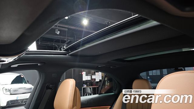 Mercedes-Benz E-Class E300 4MATIC AMG Line