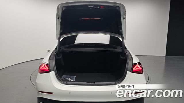 Mercedes-Benz E-Class E300 4MATIC AMG Line