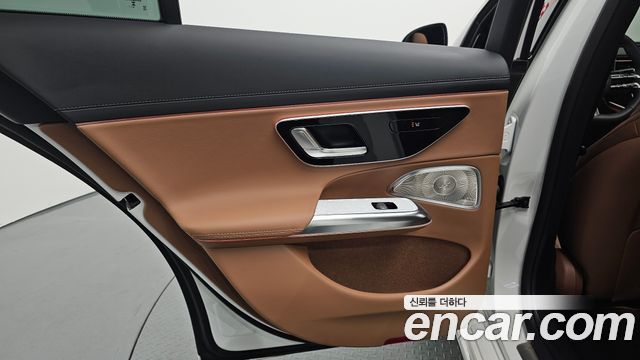 Mercedes-Benz E-Class E300 4MATIC AMG Line