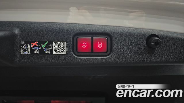 Mercedes-Benz E-Class E300 4MATIC AMG Line