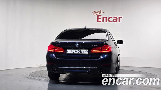 BMW 5-Series 530i xDrive Luxury Plus
