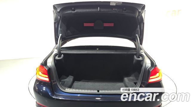 BMW 5-Series 530i xDrive Luxury Plus