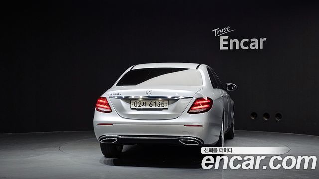 Mercedes-Benz E-Class E220d Avantgarde