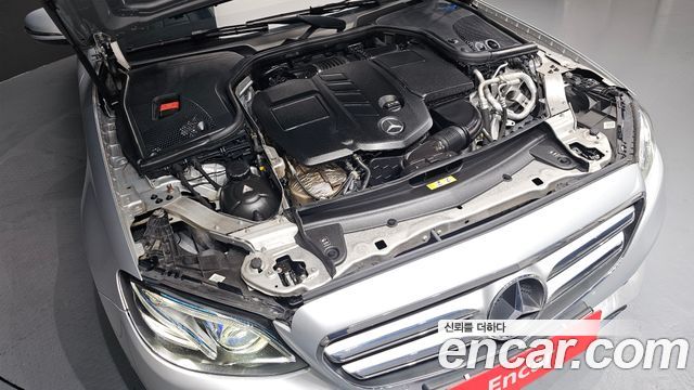 Mercedes-Benz E-Class E220d Avantgarde
