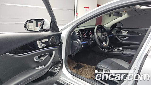 Mercedes-Benz E-Class E220d Avantgarde