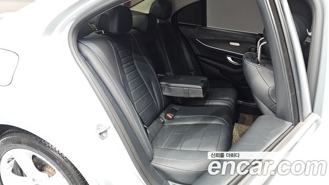 Mercedes-Benz E-Class E220d Avantgarde