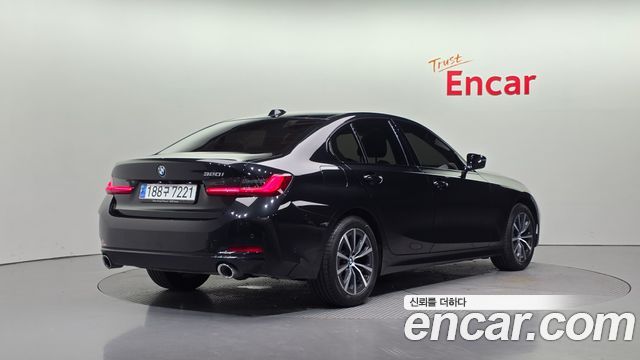 BMW 3-Series 320i