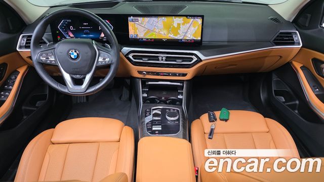 BMW 3-Series 320i