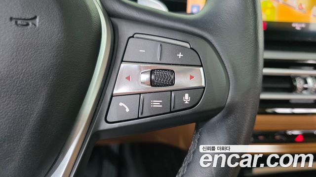 BMW 3-Series 320i