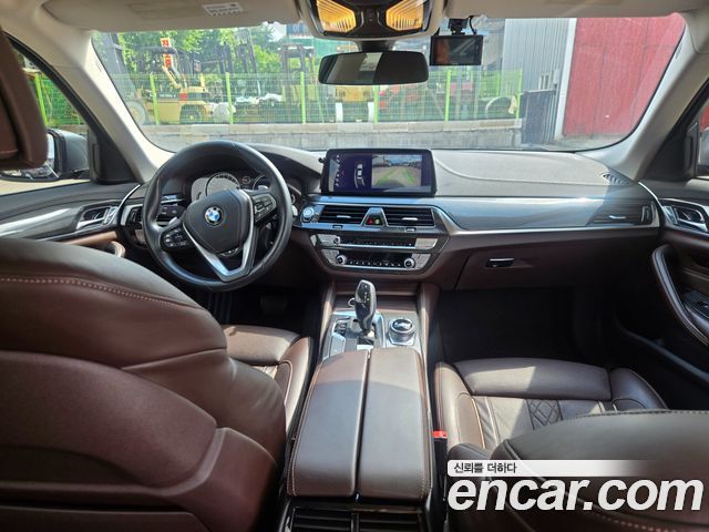 BMW 5-Series 530i xDrive Luxury Plus