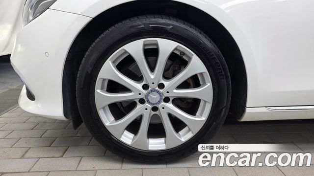 Mercedes-Benz E-Class E220d Exclusive