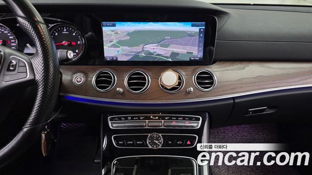 Mercedes-Benz E-Class E220d Exclusive