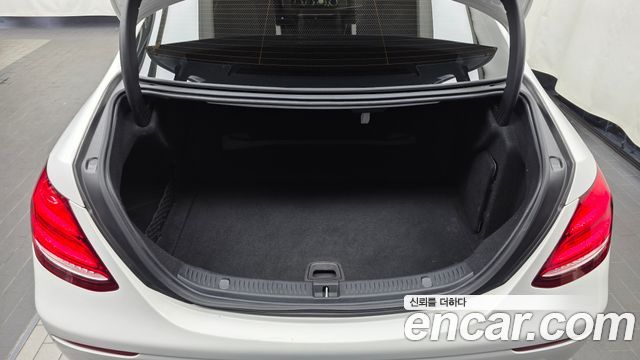 Mercedes-Benz E-Class E220d Exclusive