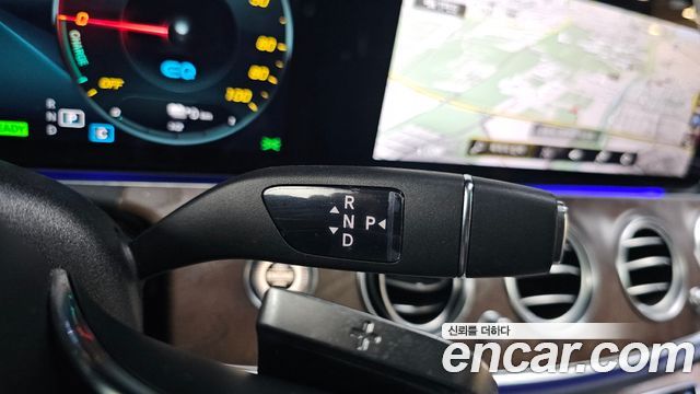 Mercedes-Benz E-Class E300e 4MATIC Exclusive